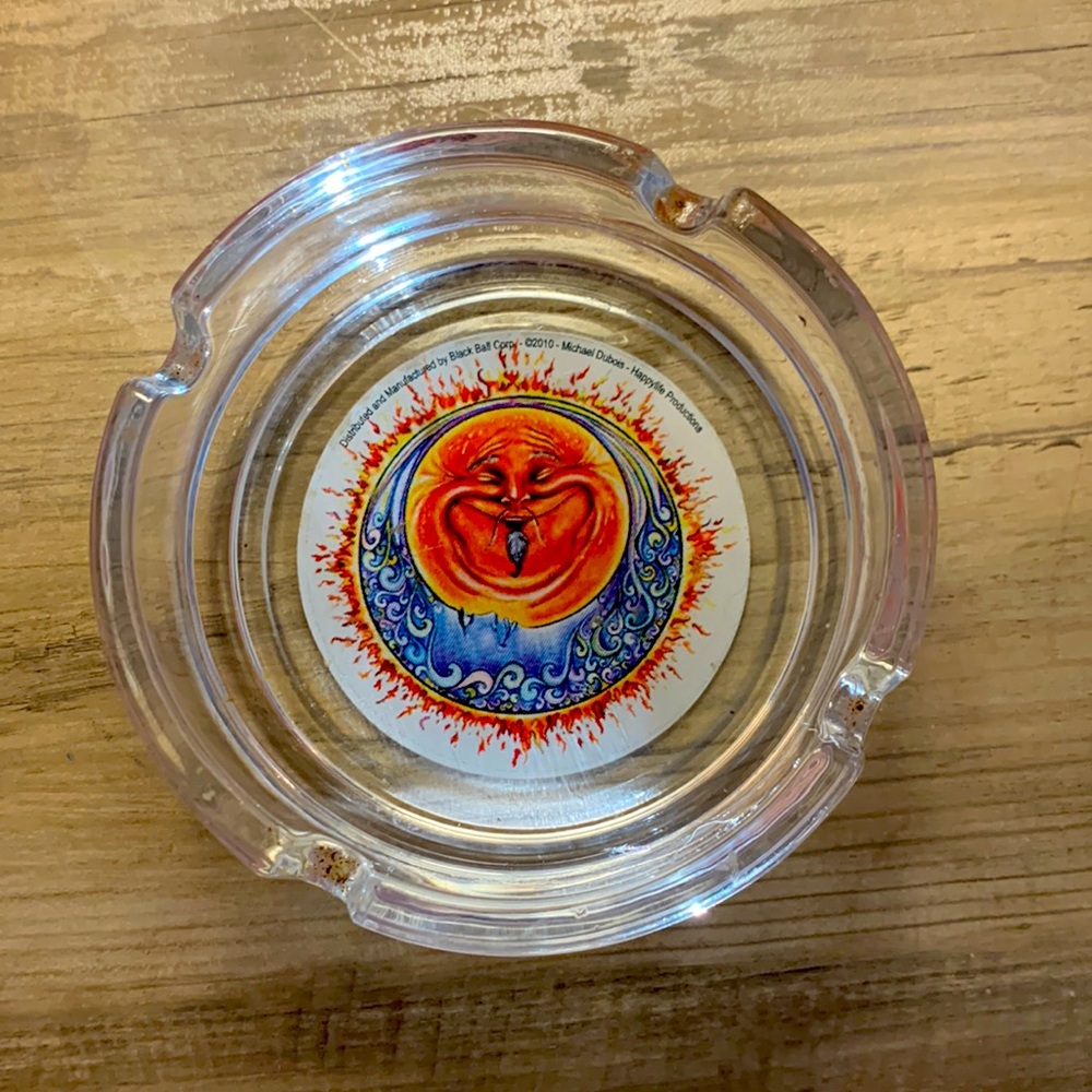 sunny ash tray